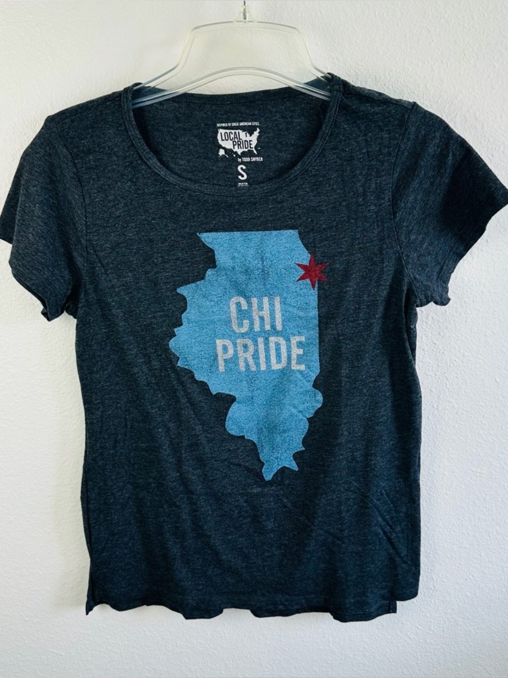 LOCAL PRIDE by Todd Snyder CHI PRIDE Short Sleeve Blue Gray T-Shirt Size Small